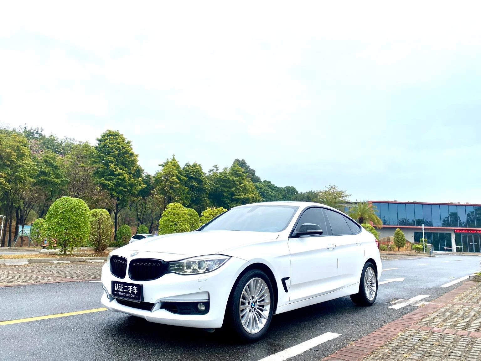 BMW 3 Series  Gran Turismo 328i 