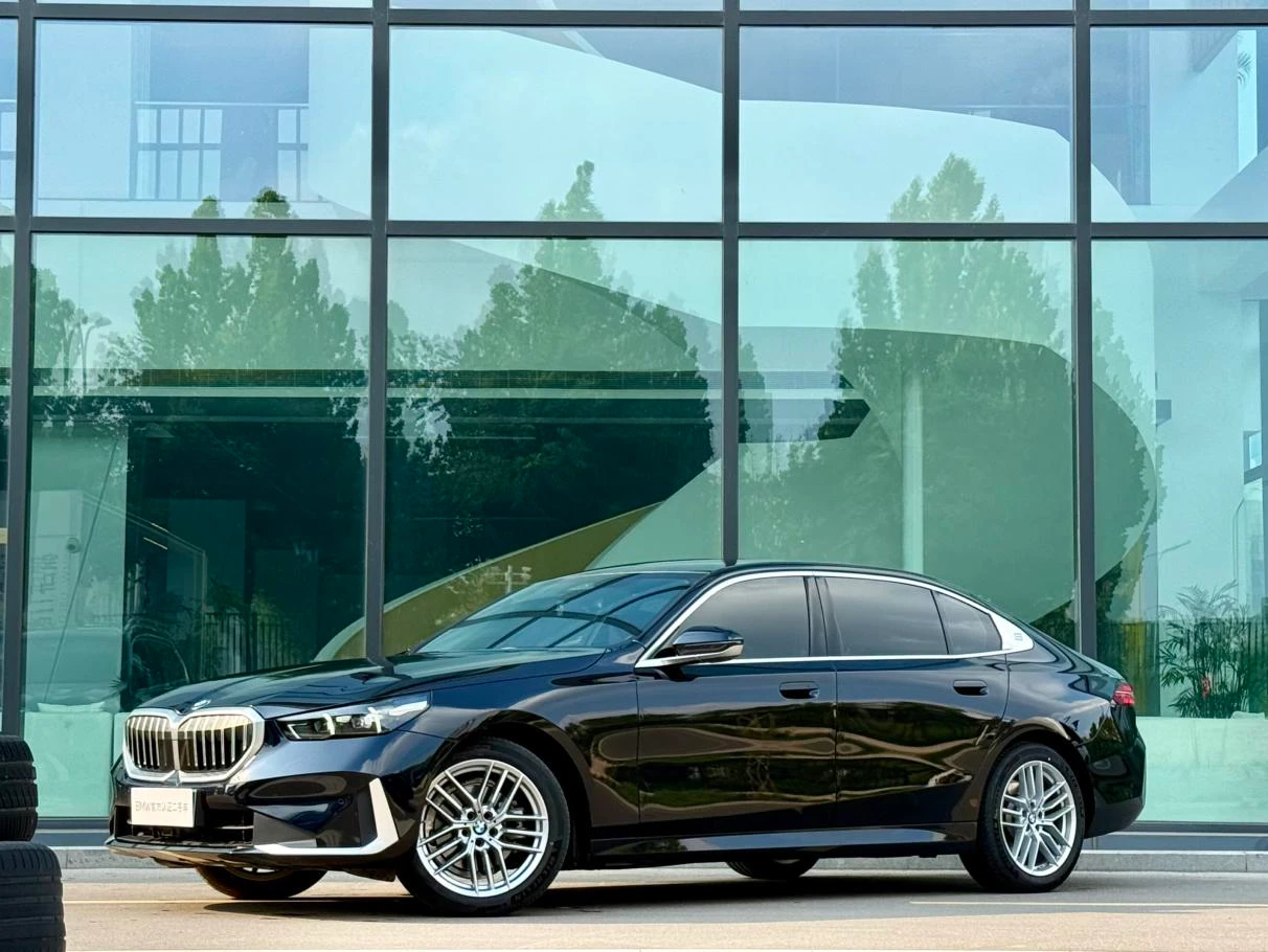BMW 5 Series 525Li Luxury Package