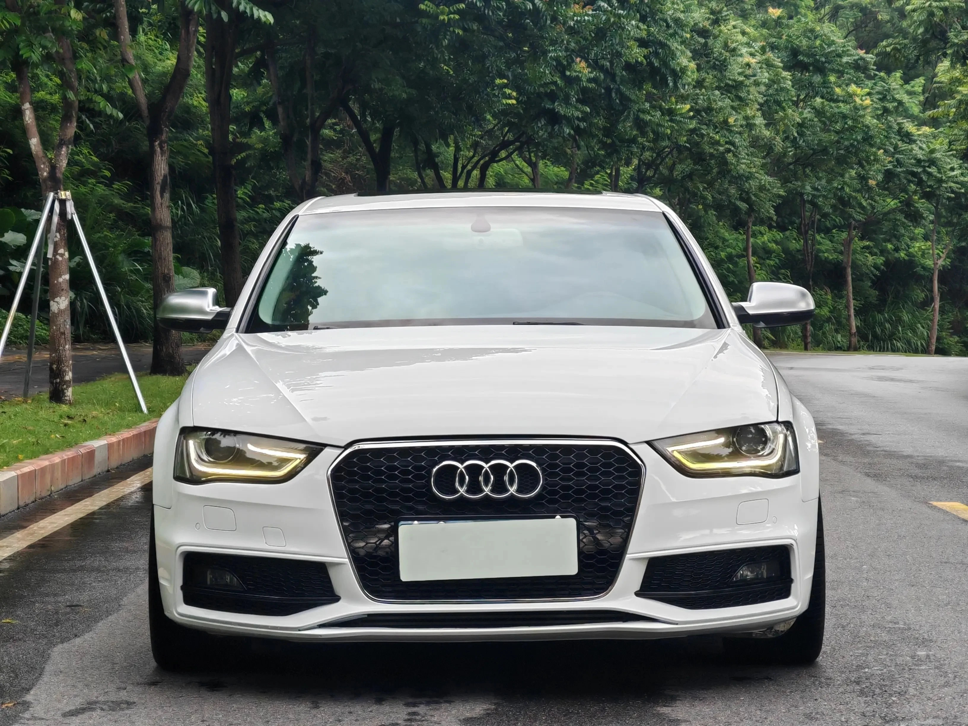 Audi A4L 35TFSI  - exterior