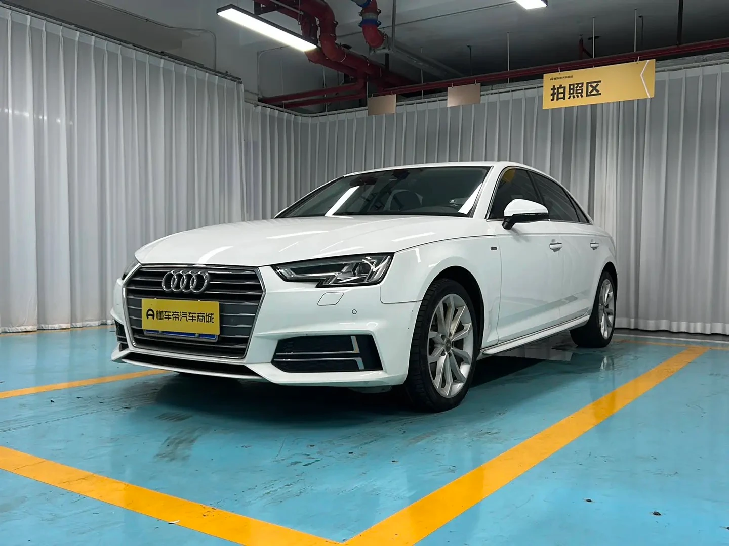 Audi A4L  40TFSI 
