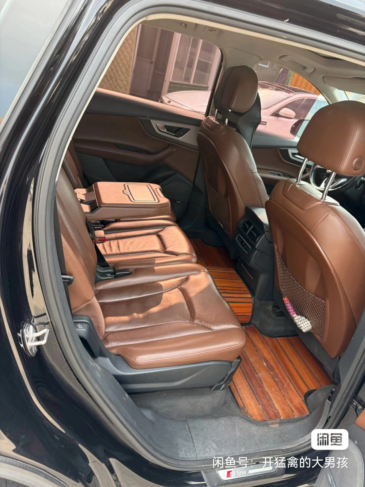 Audi Q7  - interior