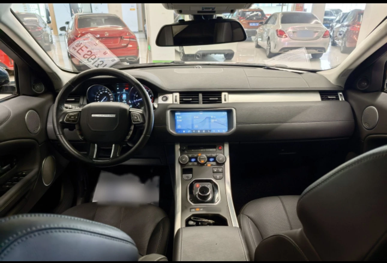 Land Rover Range Rover Evoque AWD - interior