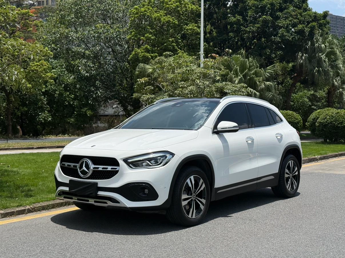 Mercedes-Benz GLA-Class GLA220 - exterior