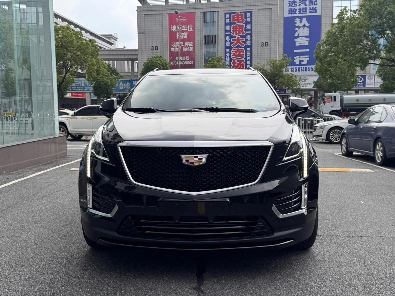 Cadillac XT5 2.0T AWD Luxury Hummingbird Edition - exterior