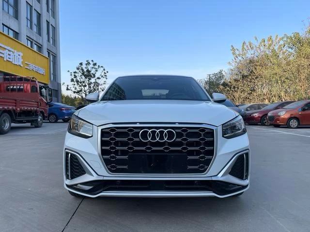 Audi Q2L 35TFSI Progressive Elegance