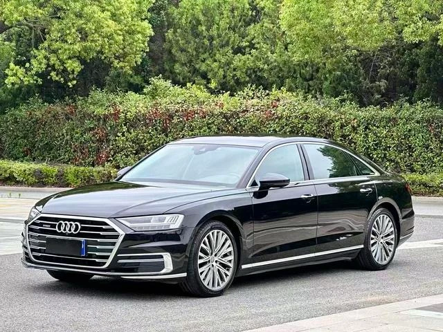 Audi A8L 55 TFSI Luxury Trim