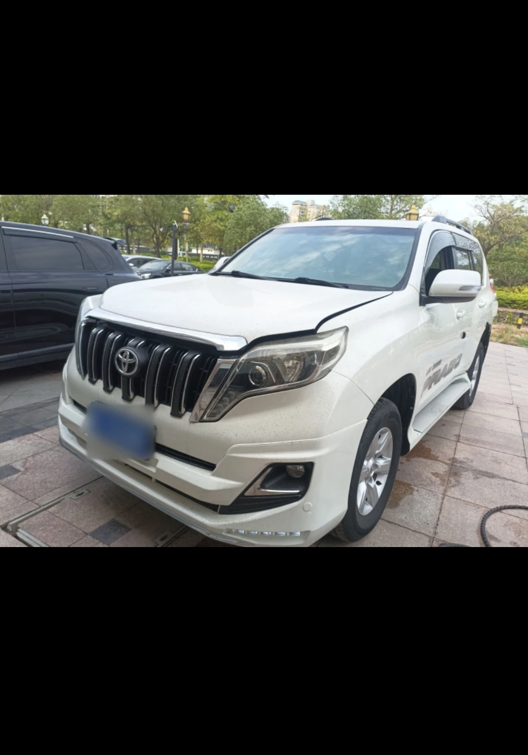 Toyota Land Cruiser Prado 2.7L Automatic (Base Trim)