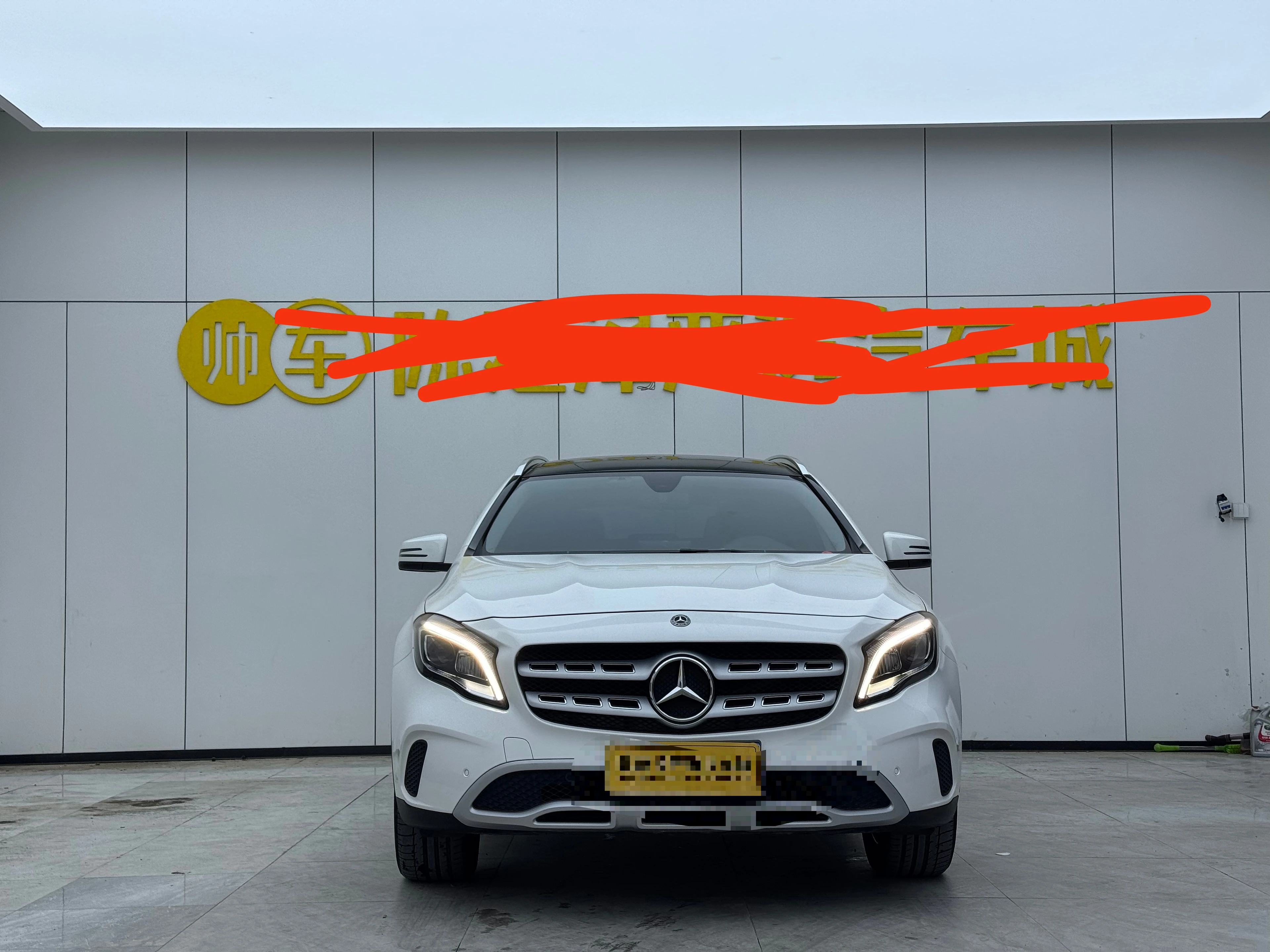 Mercedes-Benz GLA 200
