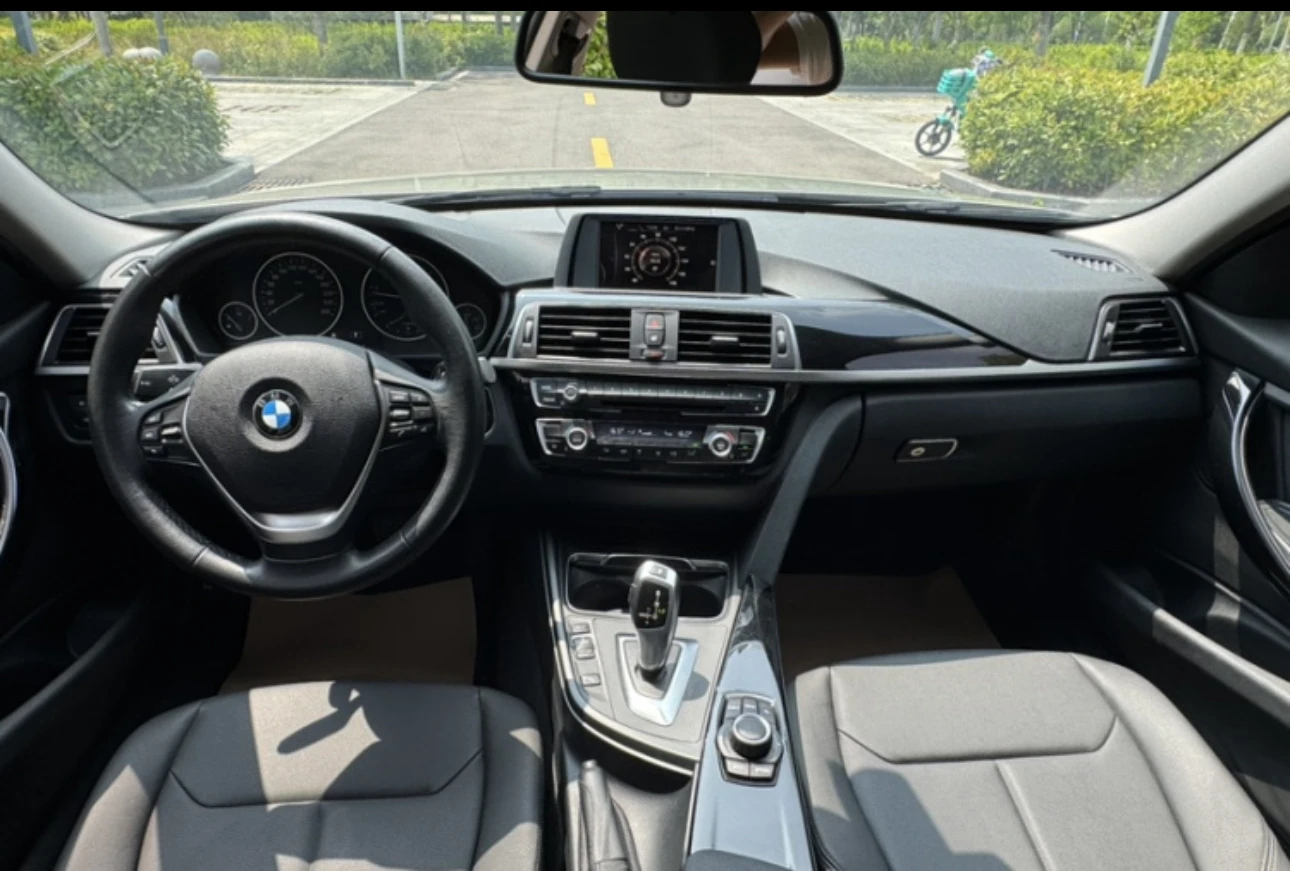 BMW 3 Series sDrive 320Li  - interior