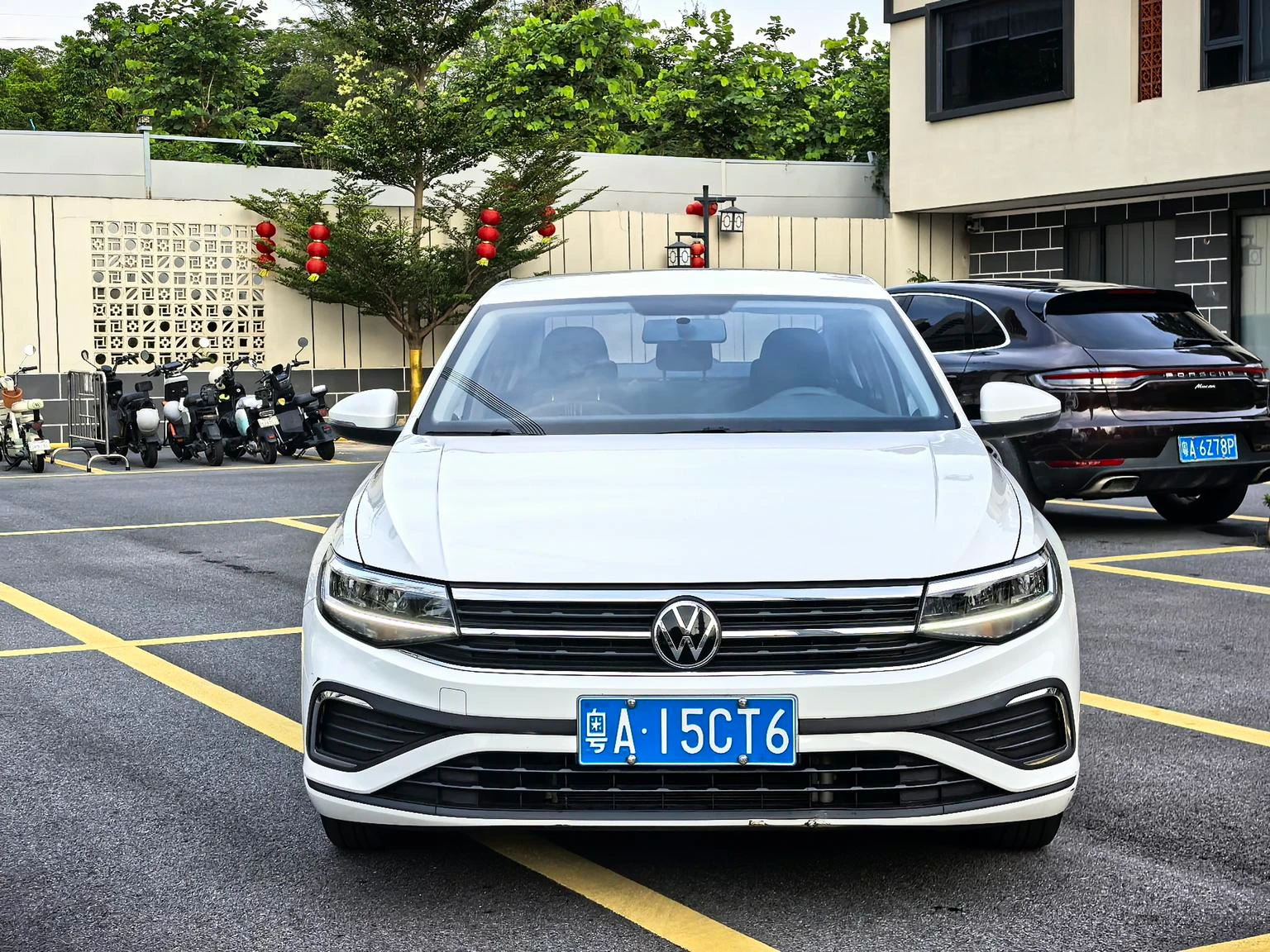 Volkswagen Bora 200TSI DSG Comfort - exterior
