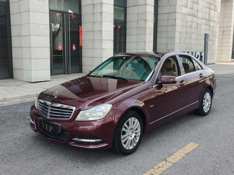Mercedes-Benz C 200 CGI 