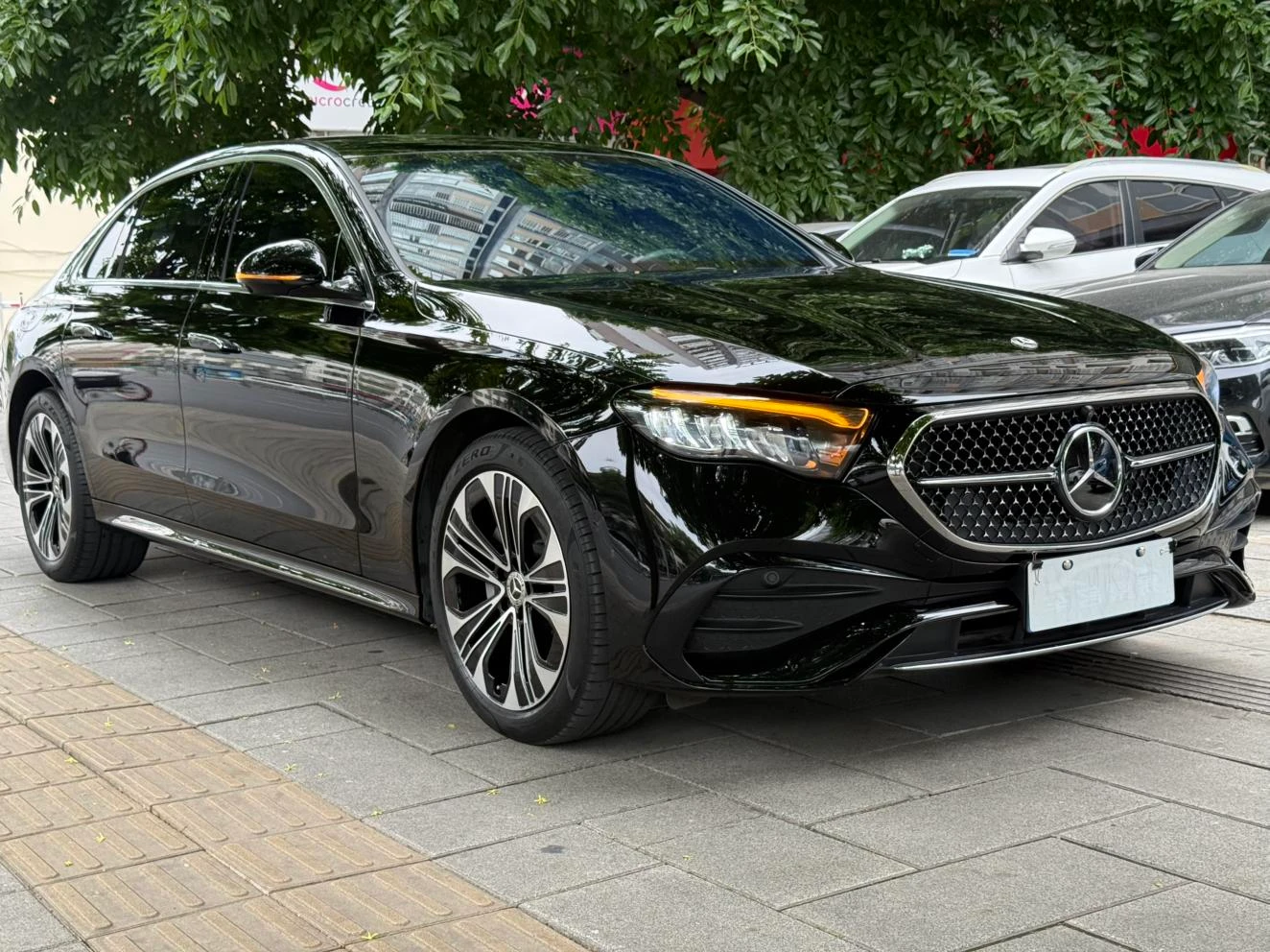 Mercedes-Benz E-Class E300L Facelift Sport Edition