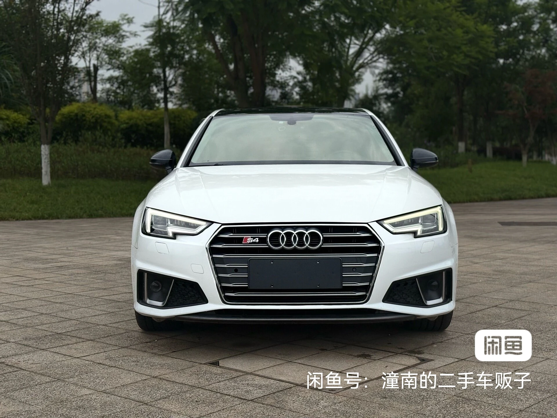 Audi A4L  - engine