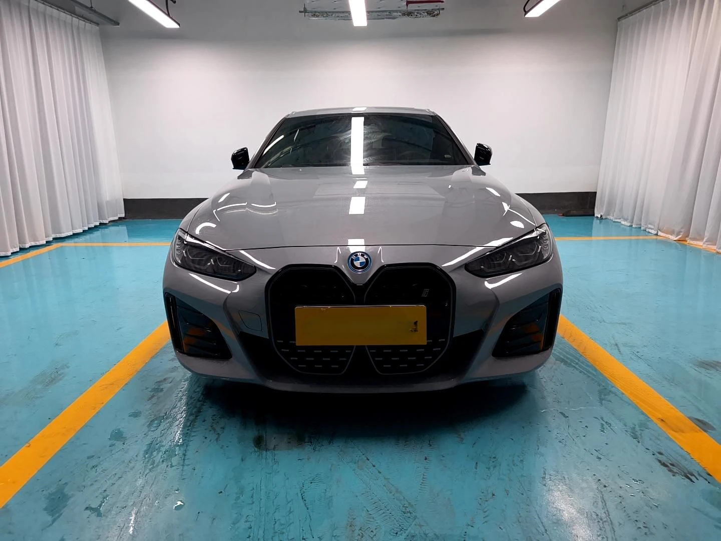 BMW i4 eDrive40 - exterior