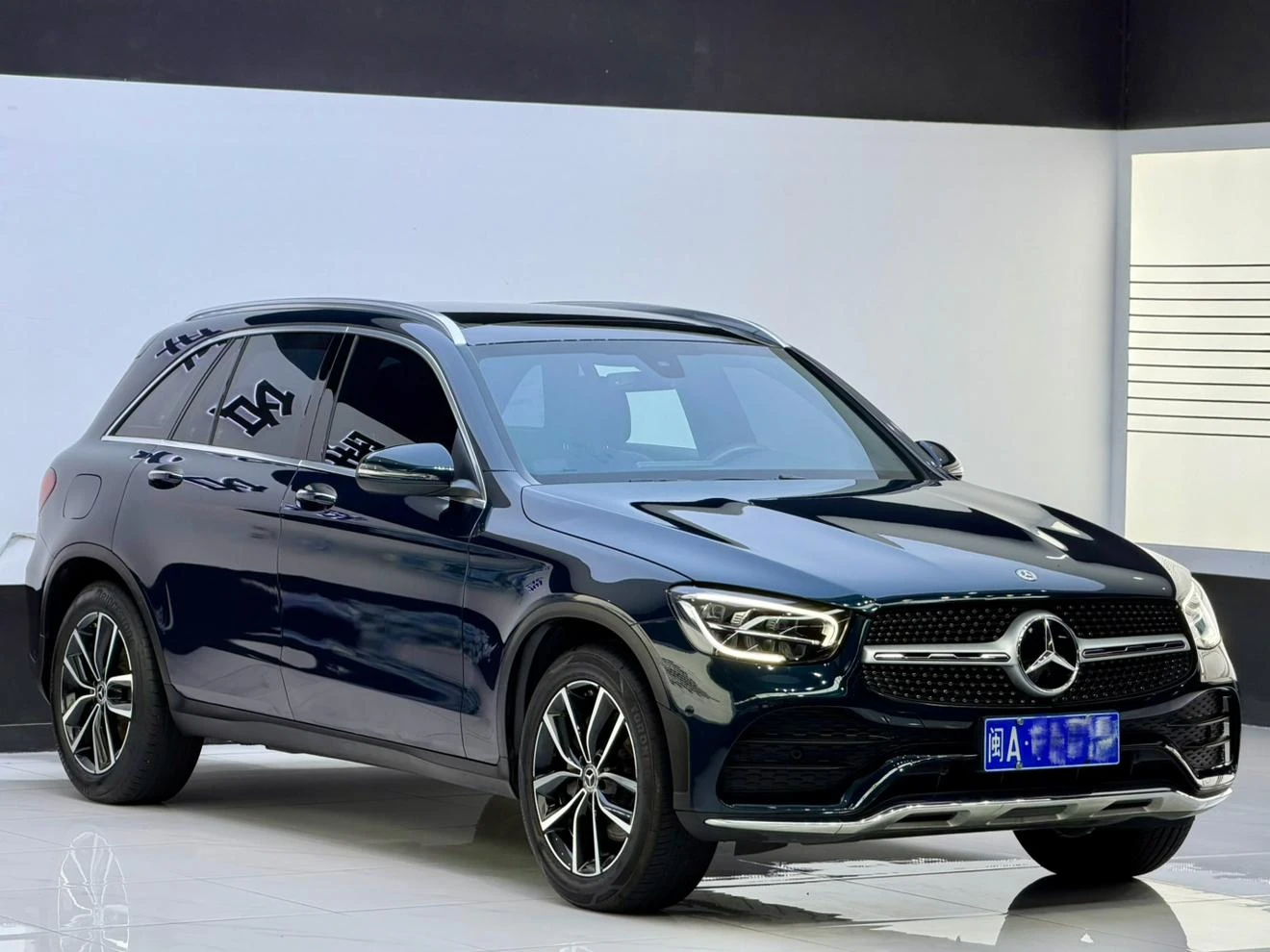 Mercedes-Benz GLC-Class 260 L 4MATIC - exterior