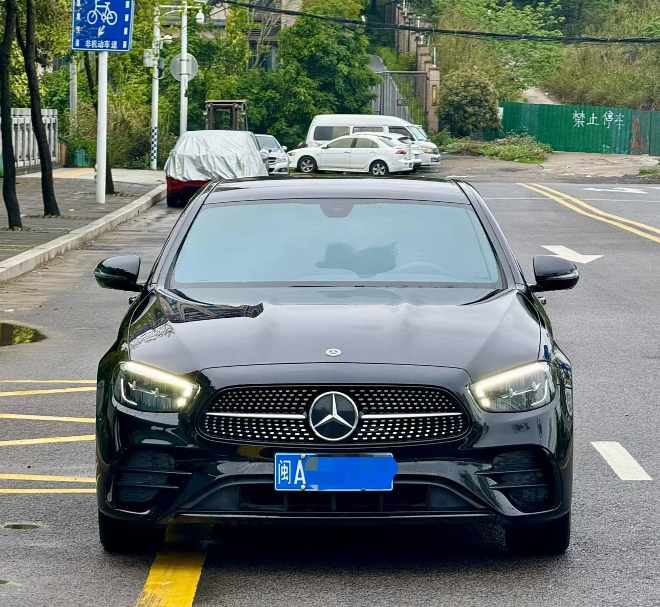 Mercedes-Benz E-Class E260 - exterior