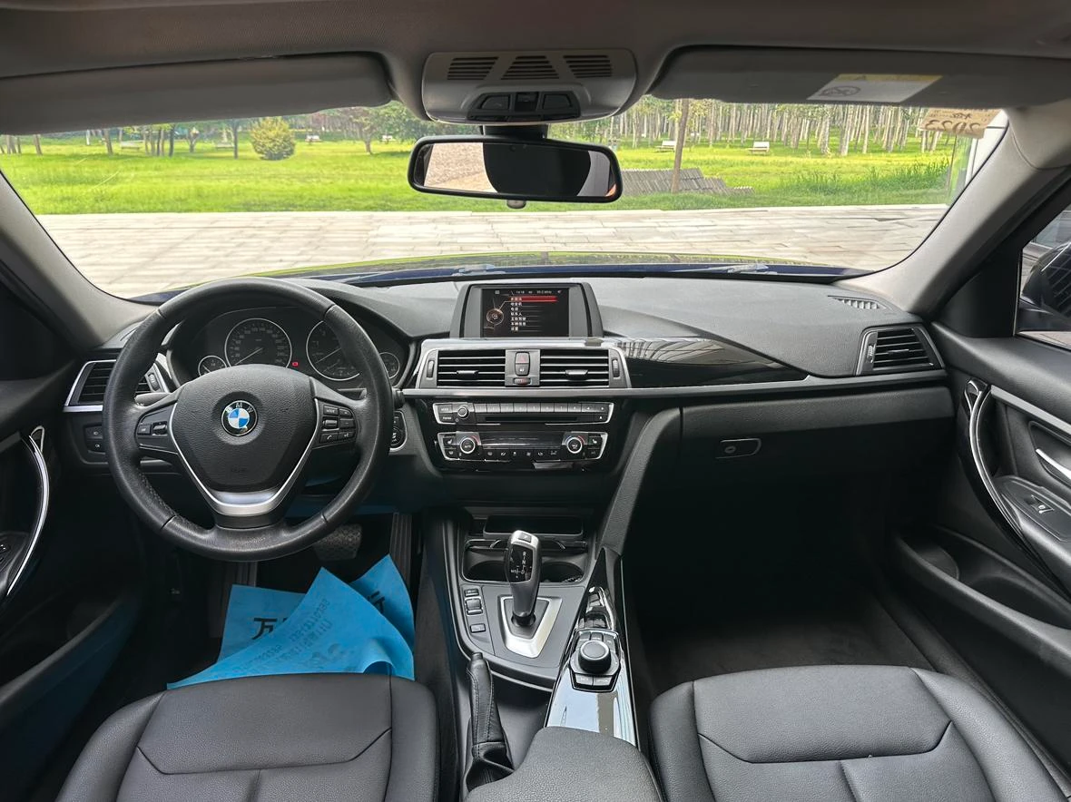 BMW 3 Series 320Li xDrive  - interior