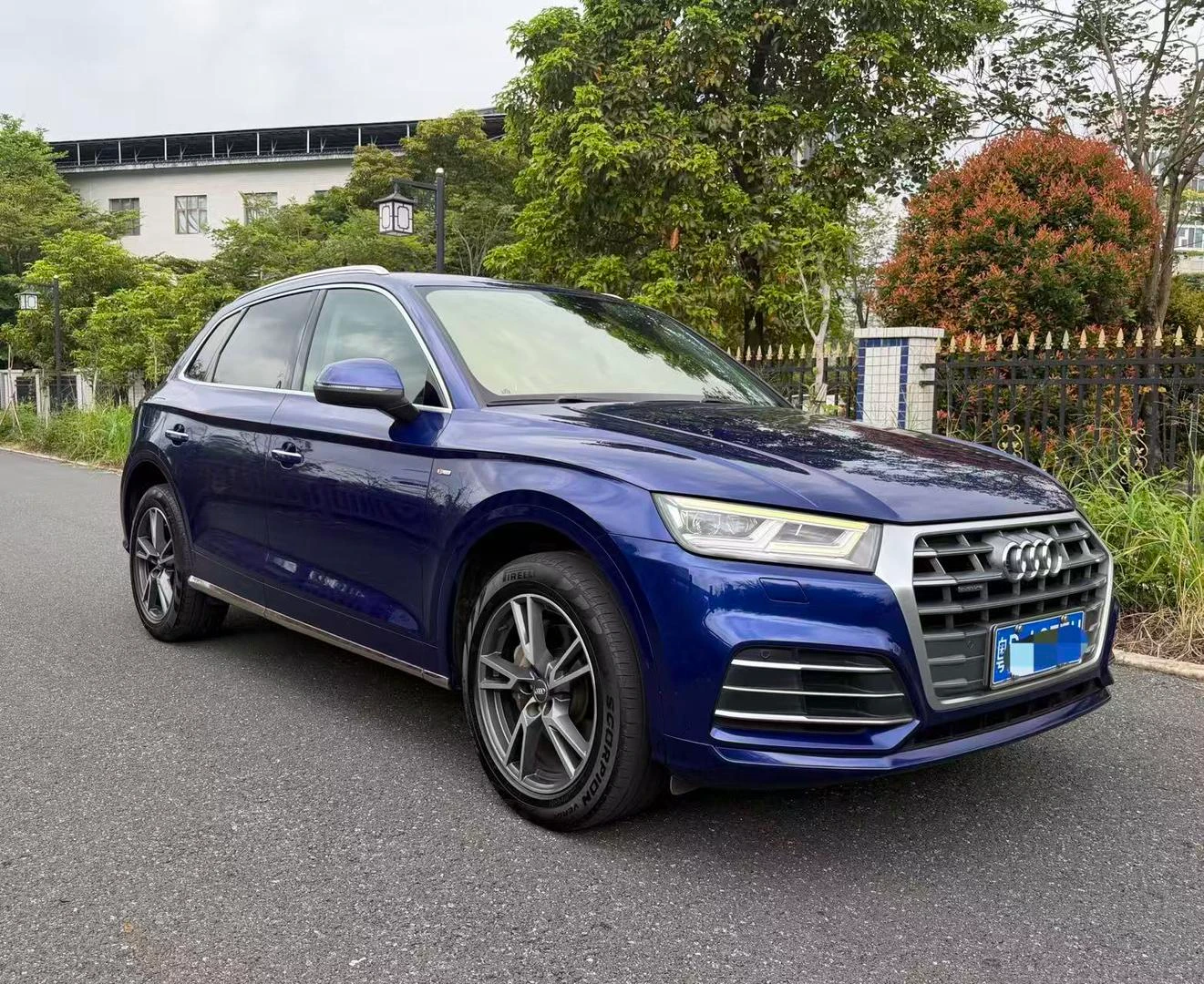 Audi Q5L 40 TFSI Rongxiang Fashion Edition
