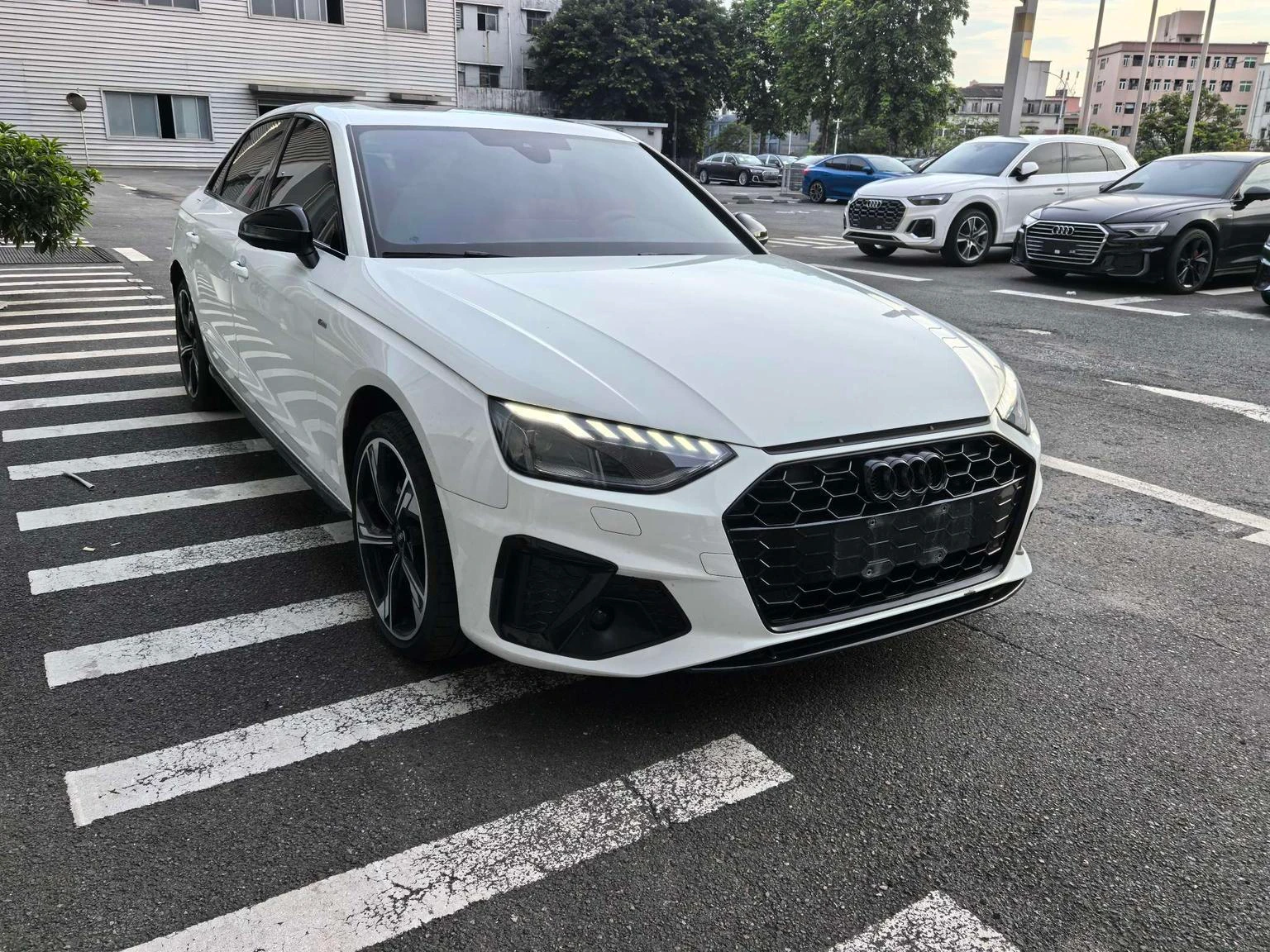 Audi A4L 40 TFSI Luxury Dynamic Star Night Edition