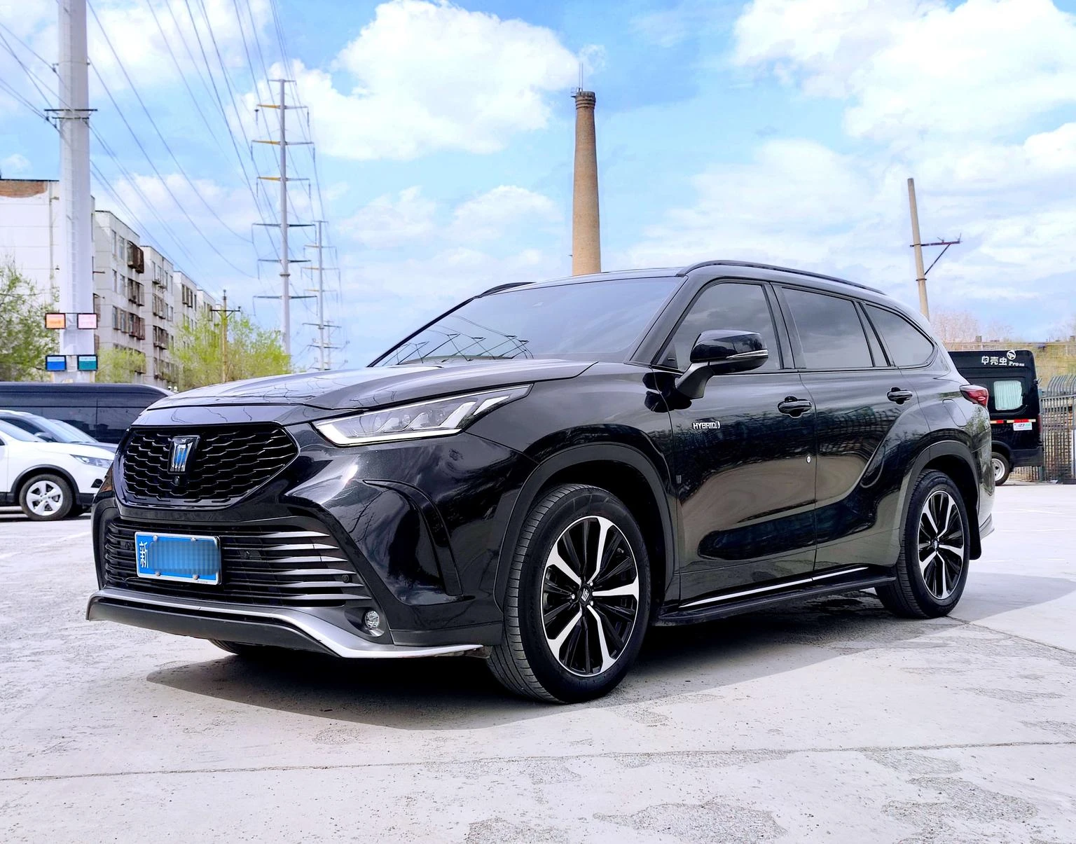 Toyota Crown Kluger 2.5L Hybrid E-CVT AWD Premium Edition