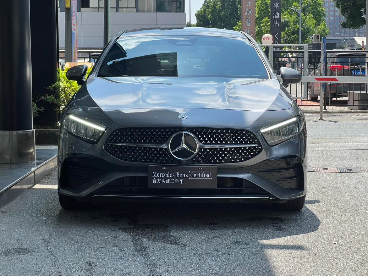 Mercedes-Benz A-Class A200L Fashion Edition