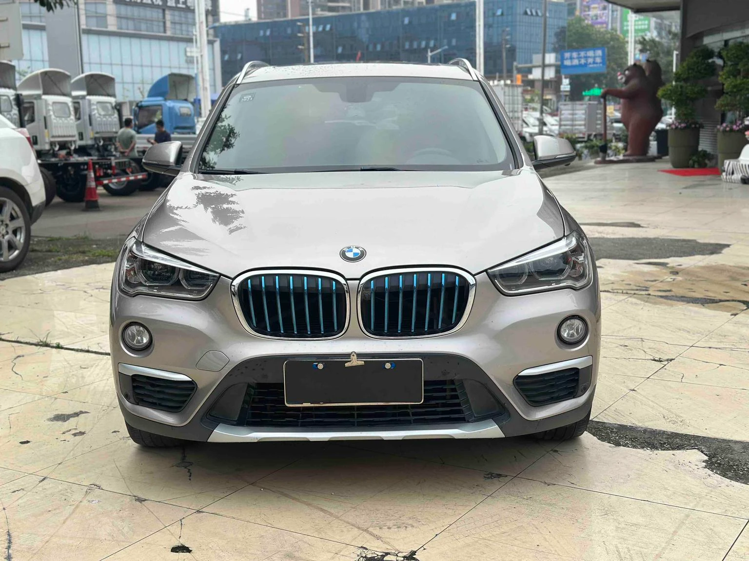 BMW X1 xDrive25Li - exterior