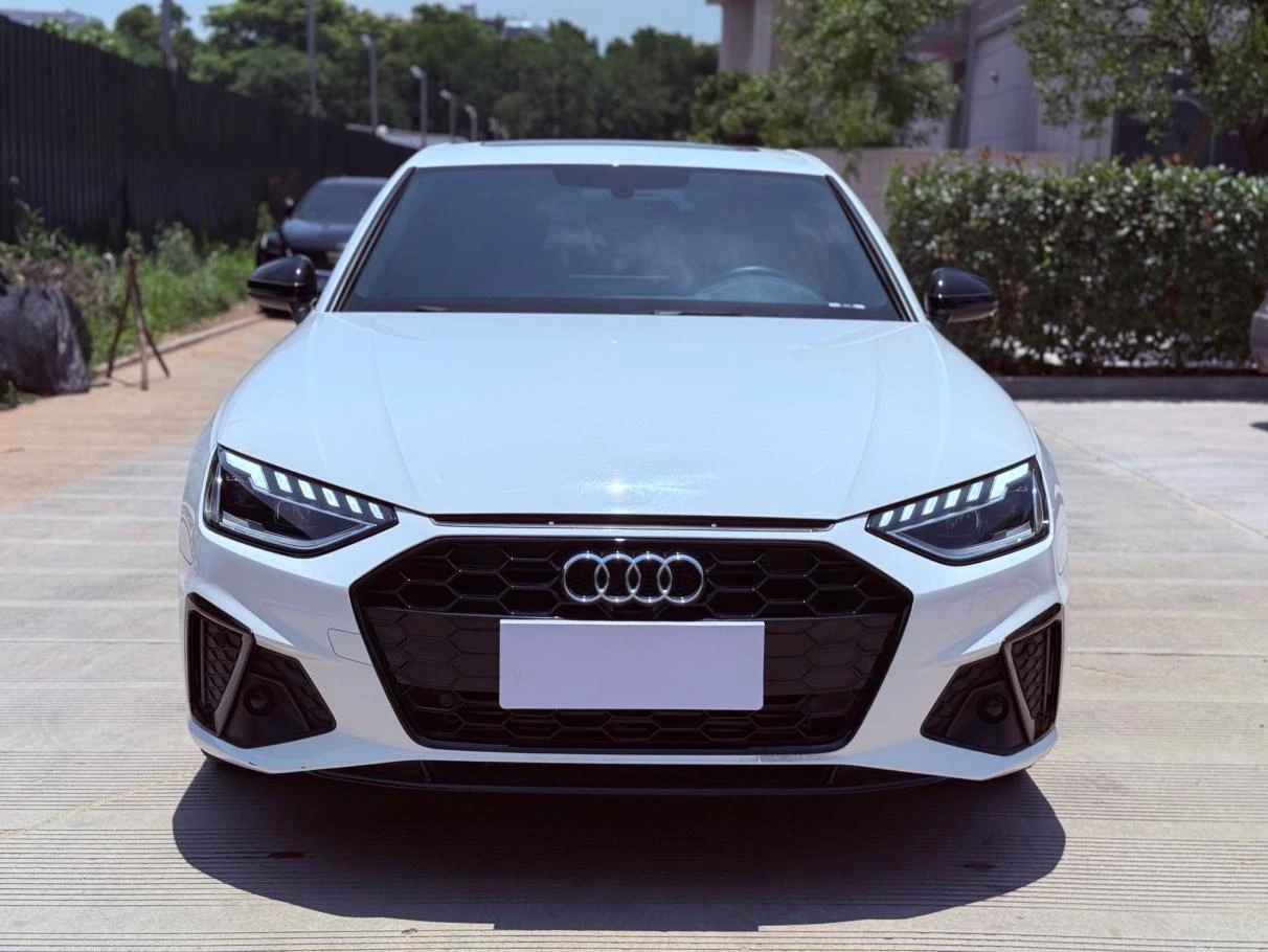 Audi A4L 40 TFSI - exterior