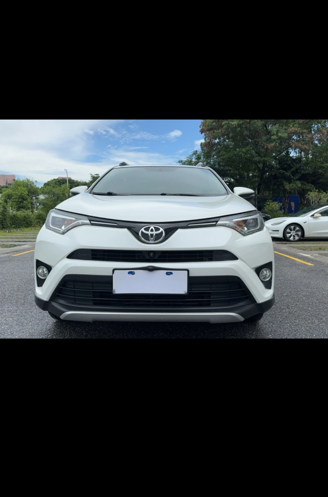 Toyota RAV4 2.0L CVT AWD (Elite Trim) - exterior
