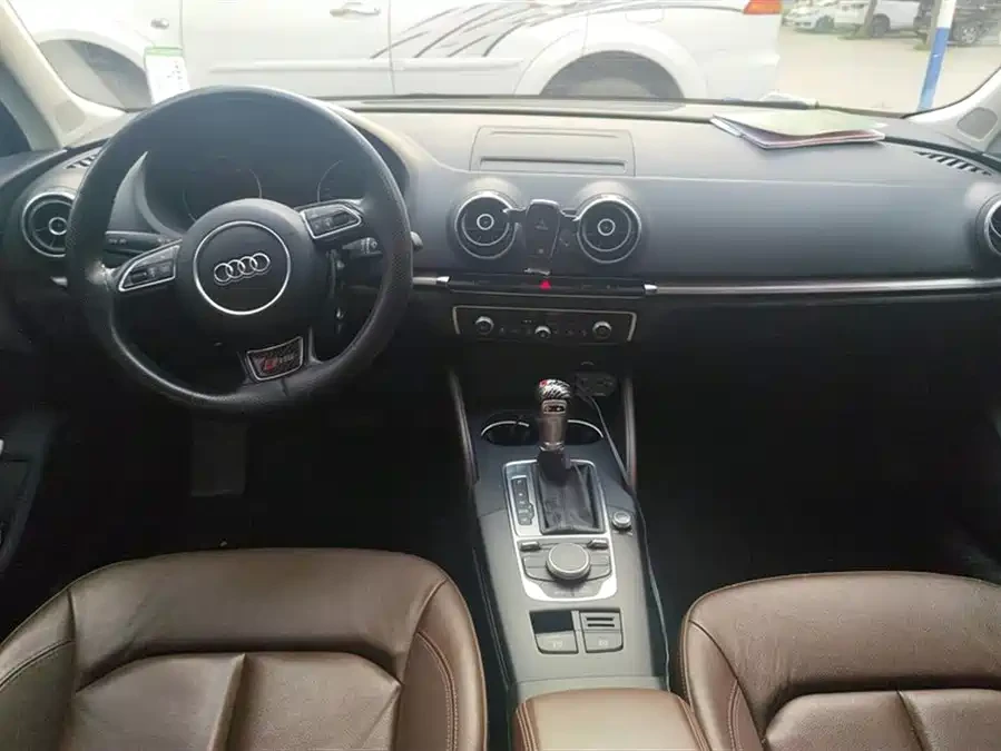 Audi A3 Sportback 35 TFSI  - interior