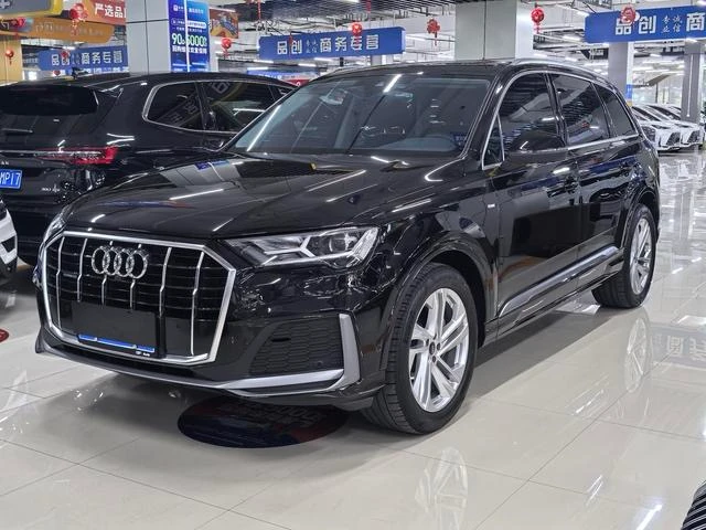 Audi Q7 45 TFSI Sport Trim