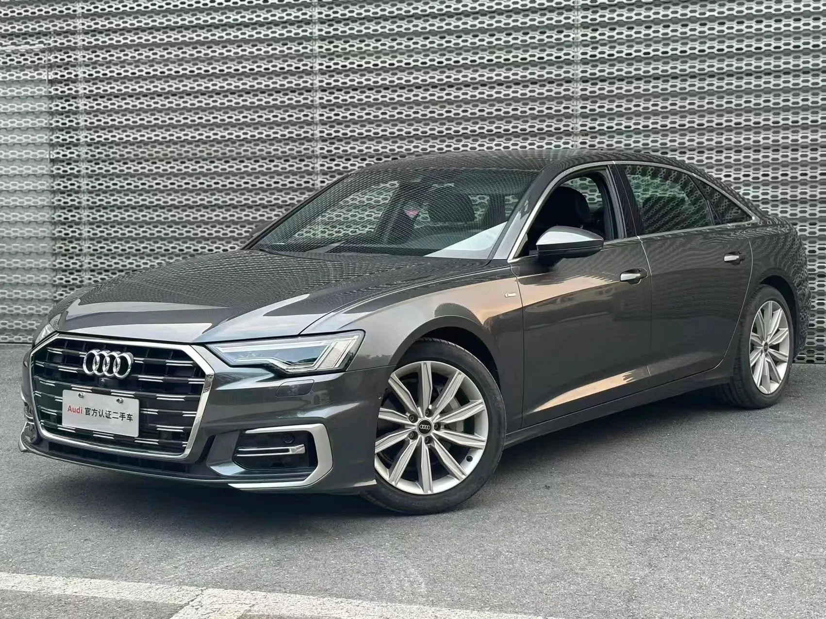 Audi A6L 45 TFSI Premium Selection Dynamic Trim