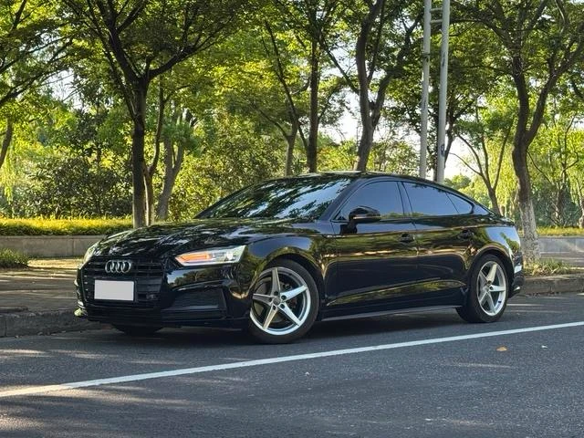 Audi A5 40 TFSI Fashion Trim