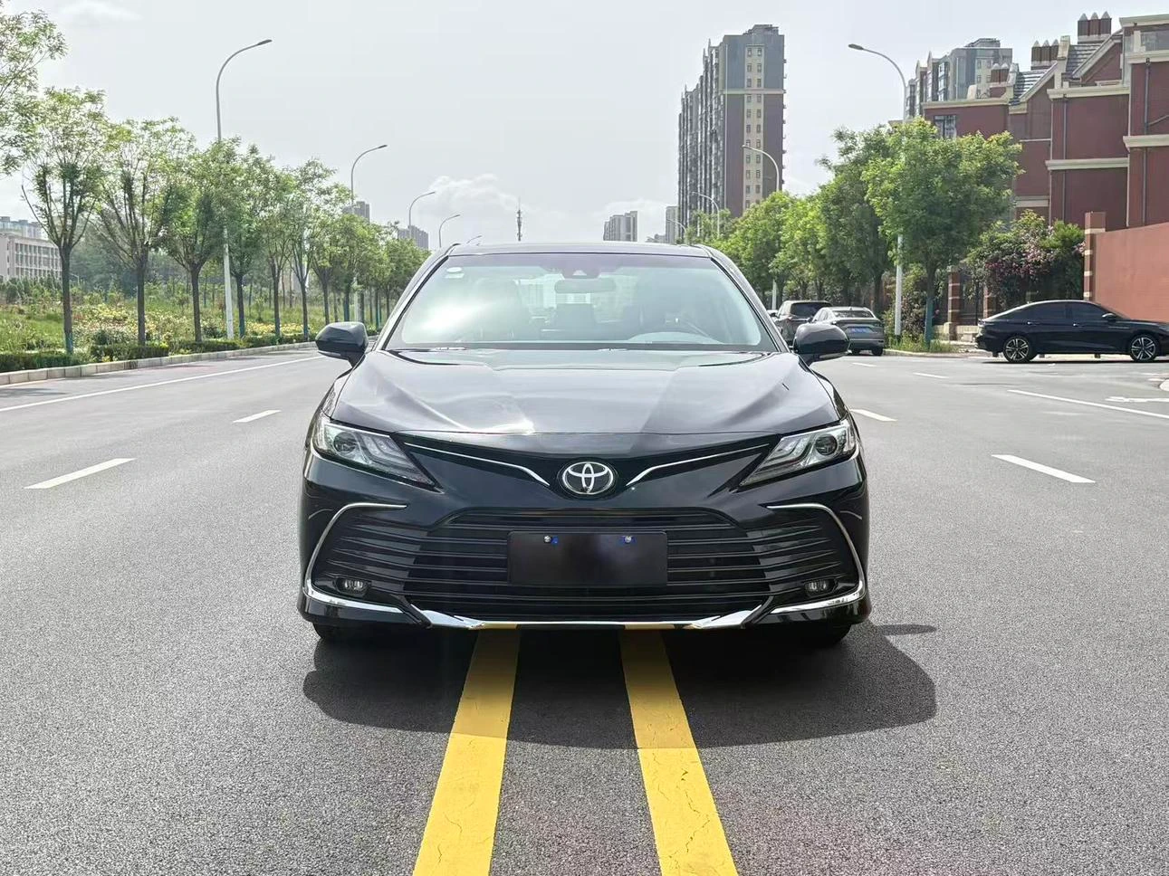 Toyota Camry 2.0G Luxury - exterior