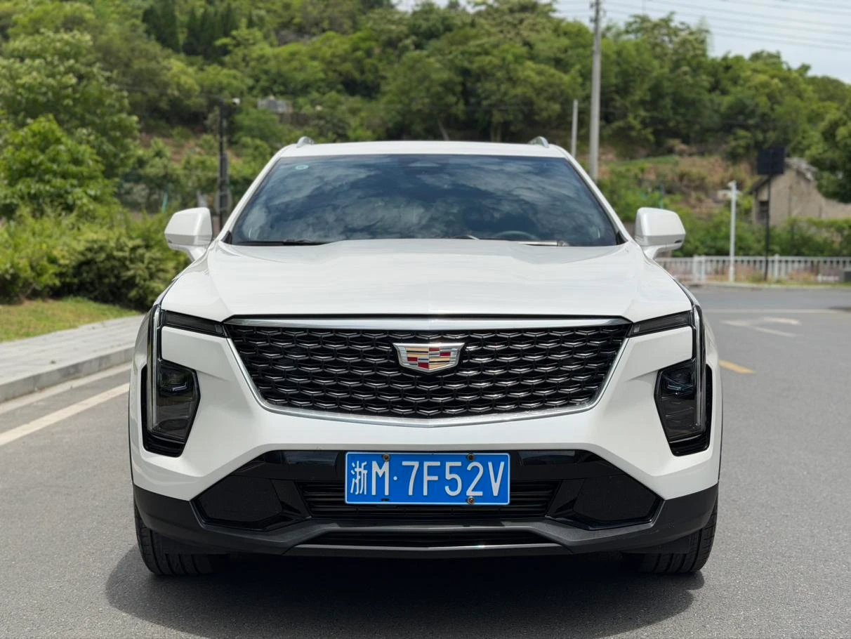 Cadillac XT4 28T Front-Wheel Drive Luxury - exterior