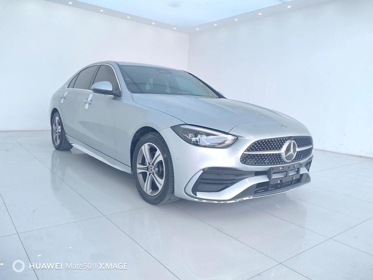 Mercedes-Benz C-Class 200 L Sport - exterior