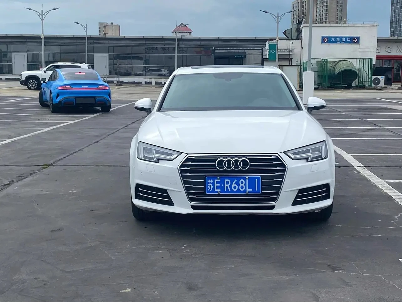 Audi A4L 40TFSI  - exterior