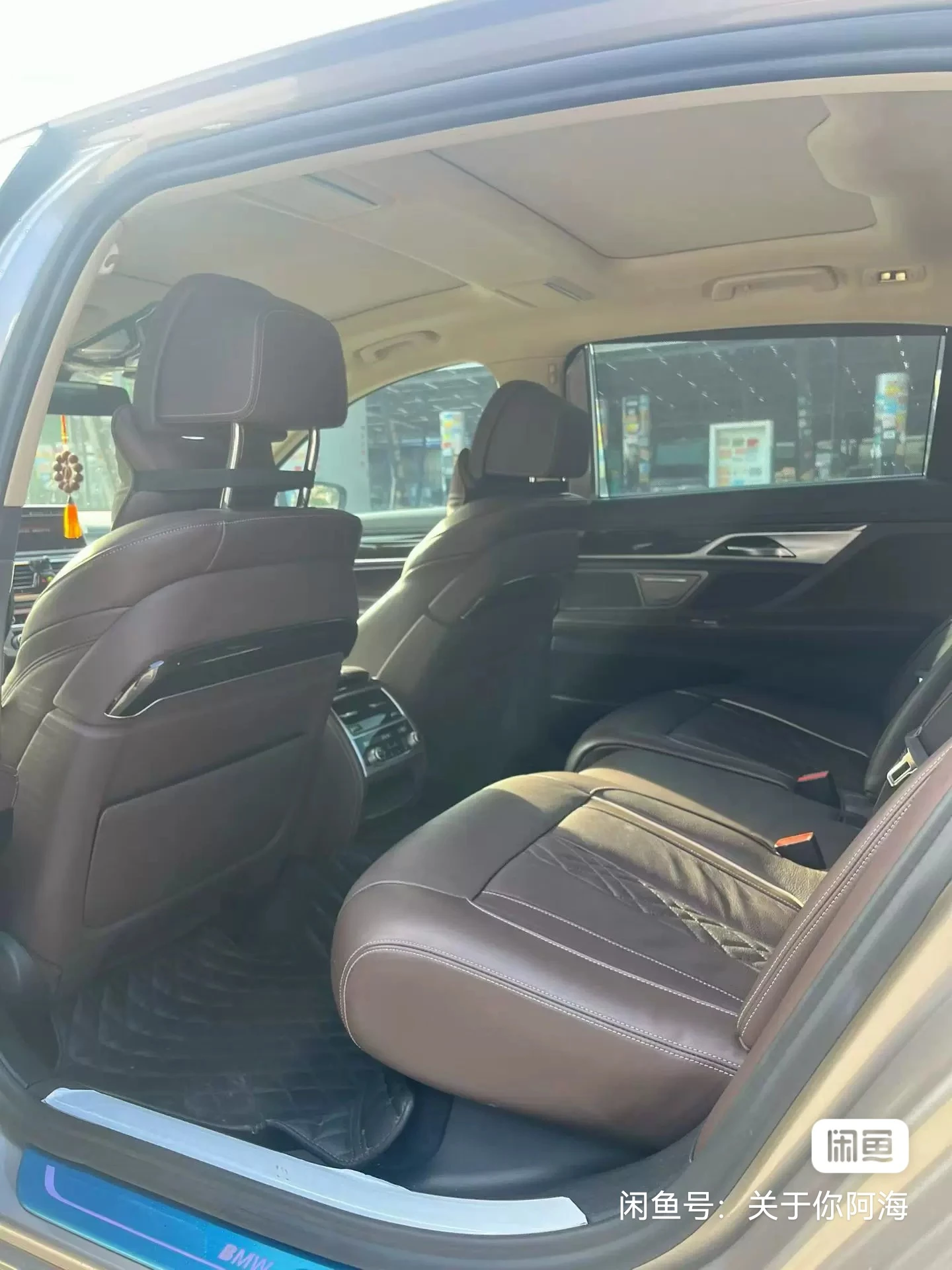 BMW 730Li - interior