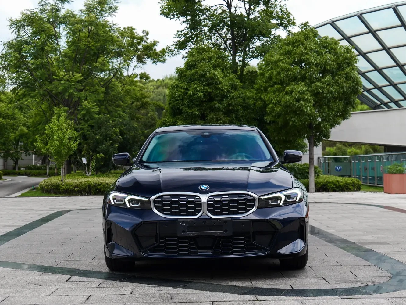 BMW 3 Series 325Li M Sport Package - exterior