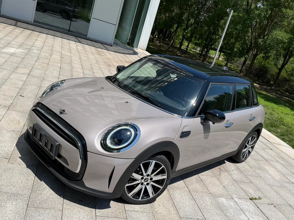 BMW MINI Cooper 1.5T (Artist Edition / 5-Door)