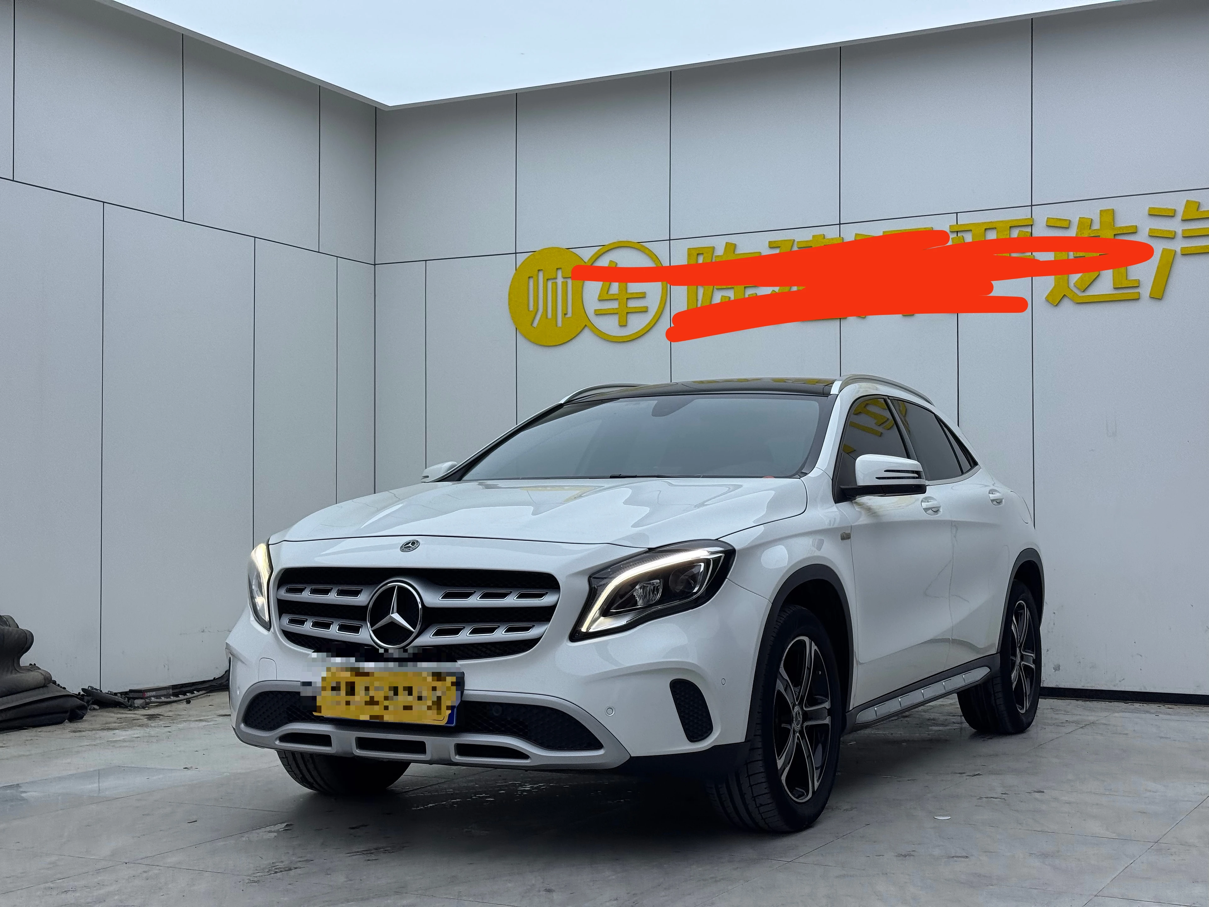Mercedes-Benz GLA 200 - exterior