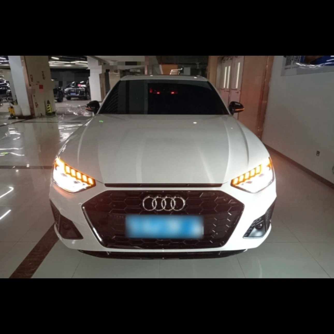 Audi A4L 40 TFSI Luxury Dynamic - exterior