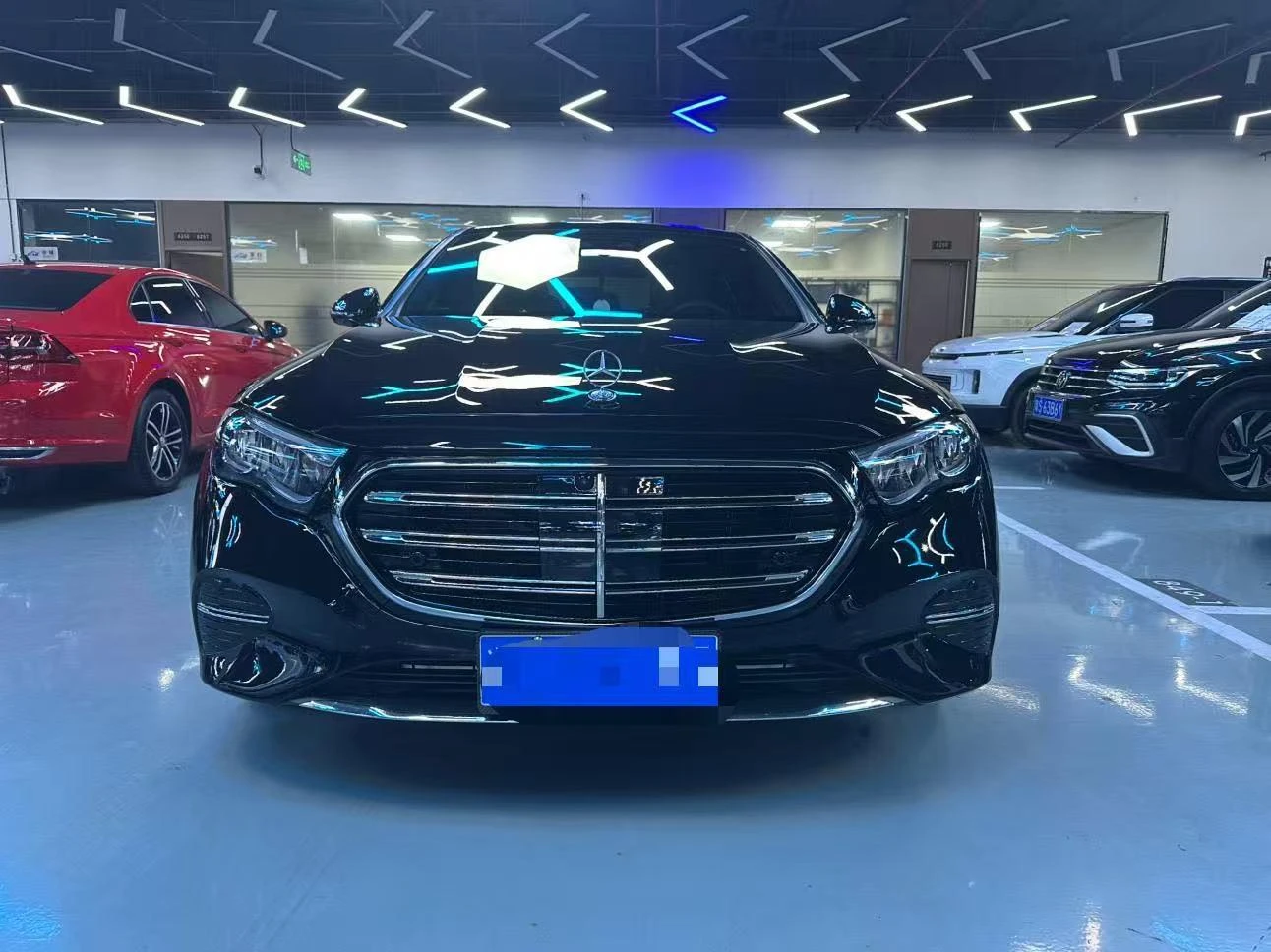 Mercedes-Benz E-Class E300 L Luxury - exterior