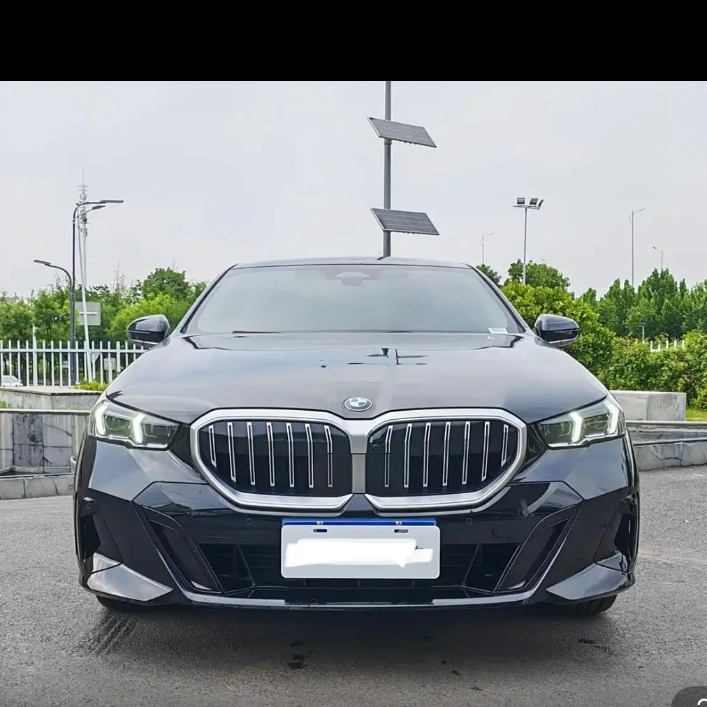 BMW 5 Series 525Li M Sport - exterior