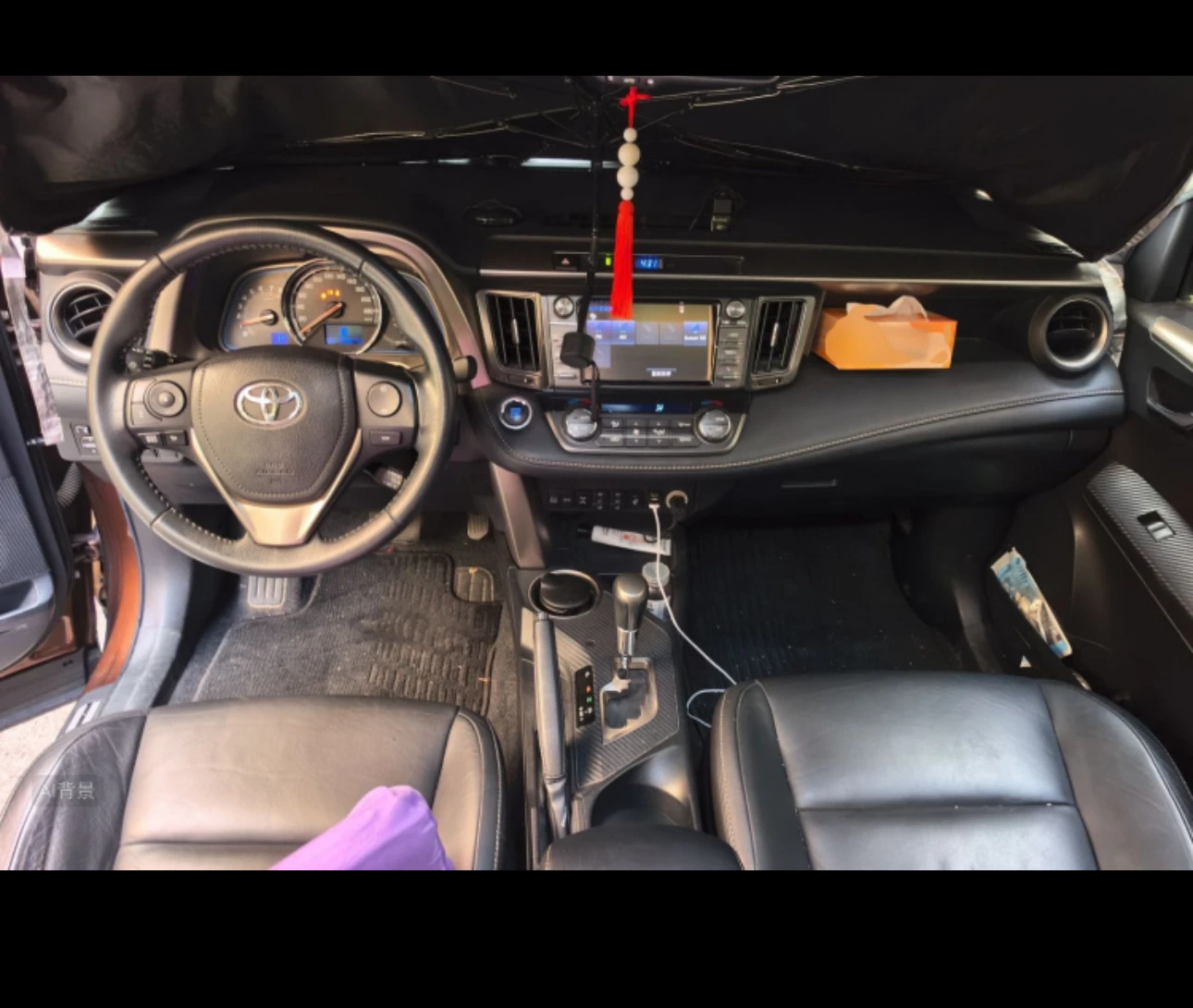 Toyota RAV4  4WD  - interior