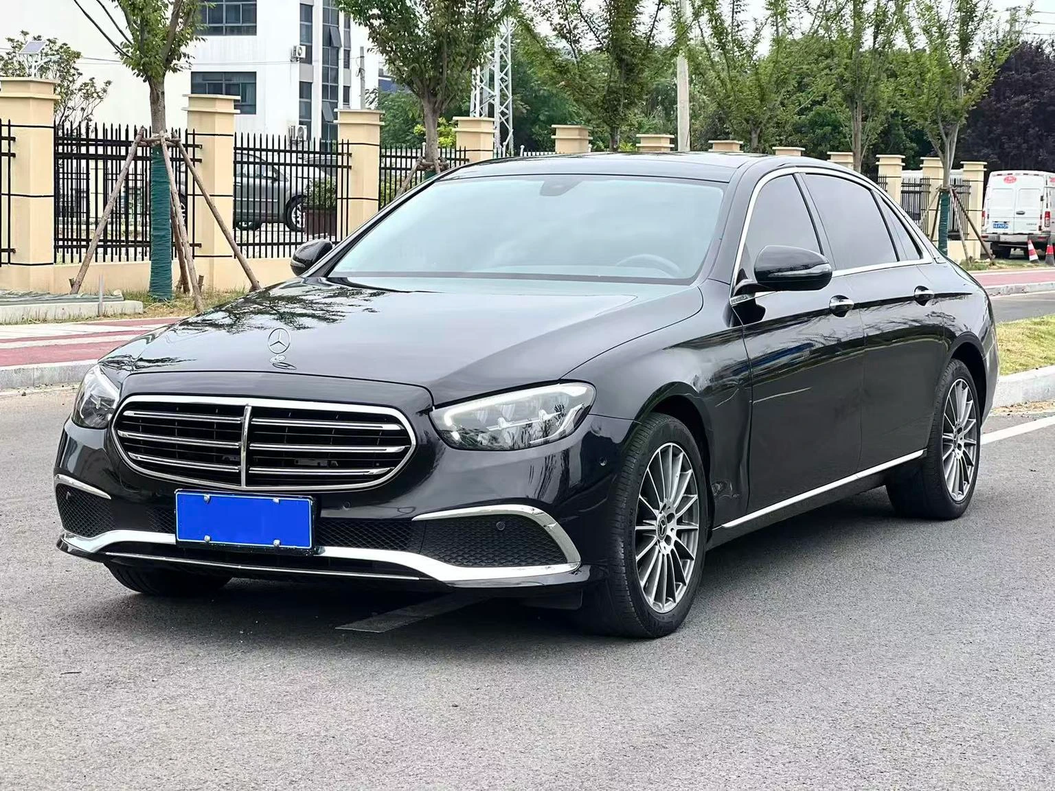 Mercedes-Benz E-Class E260 L