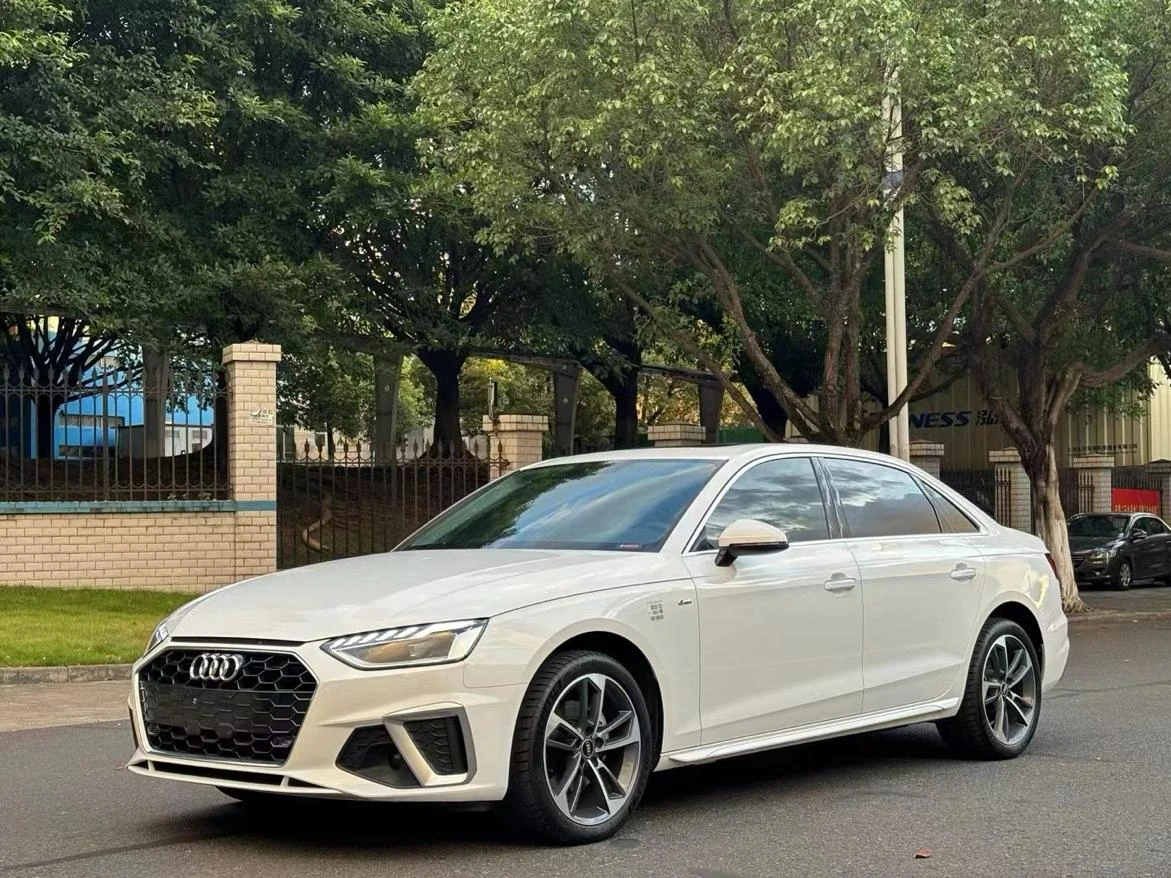 Audi A4L 40 TFSI Luxury Dynamic