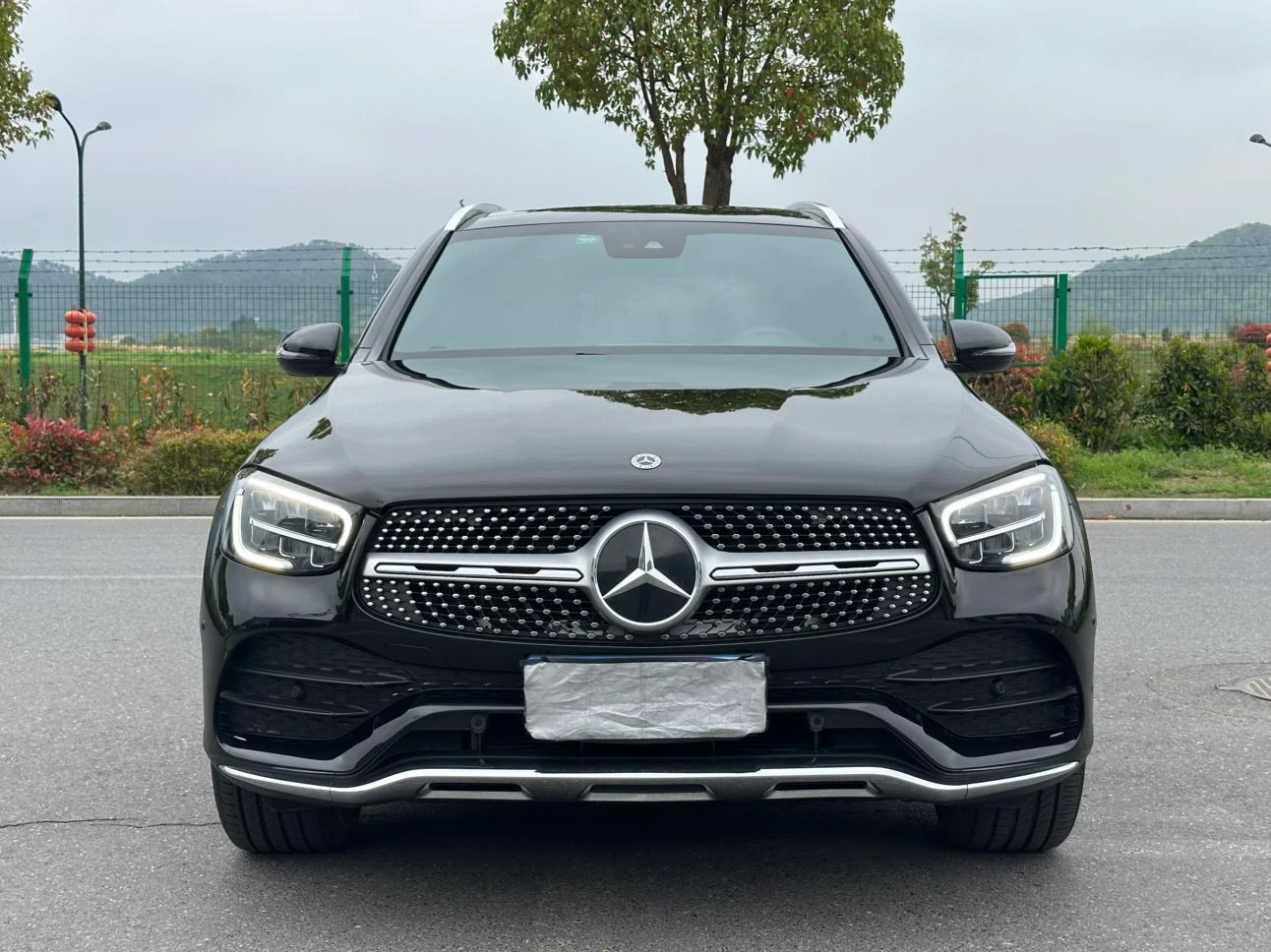Mercedes-Benz GLC-class  300 L 4MATIC - exterior