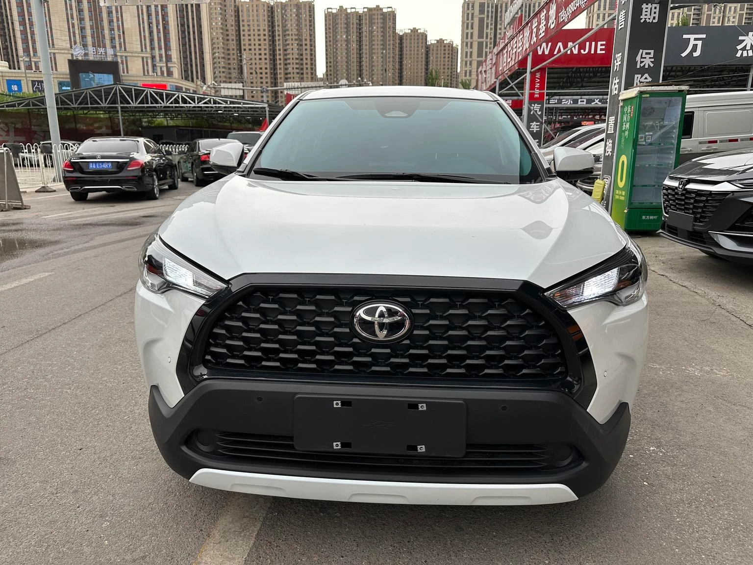 Toyota Corolla Cross 2.0L CVT Pioneer Edition - exterior