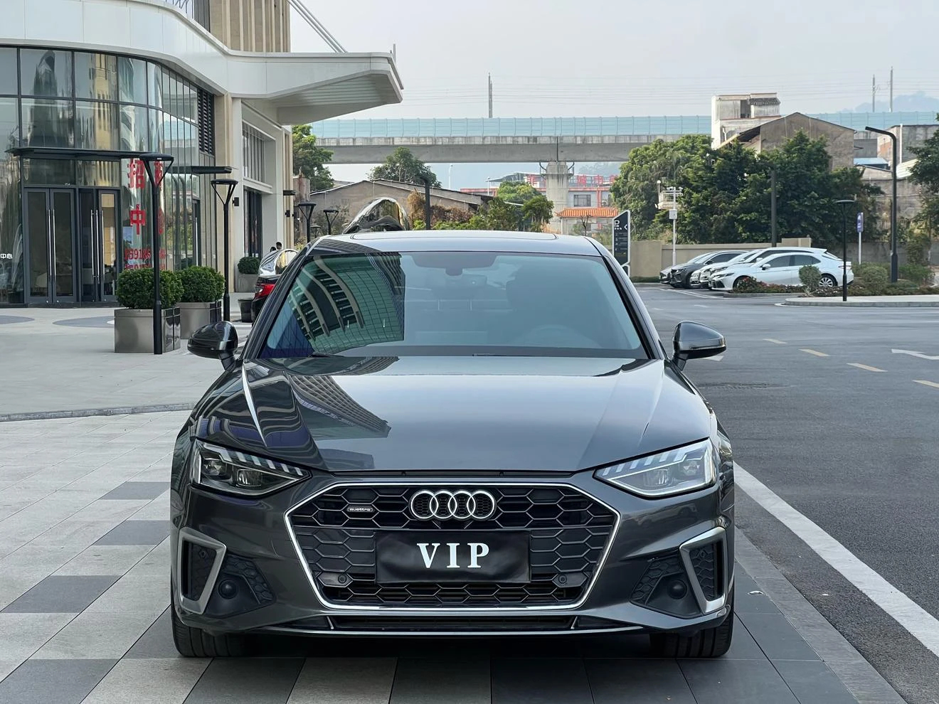 Audi A4L 40 TFSI Quattro - exterior