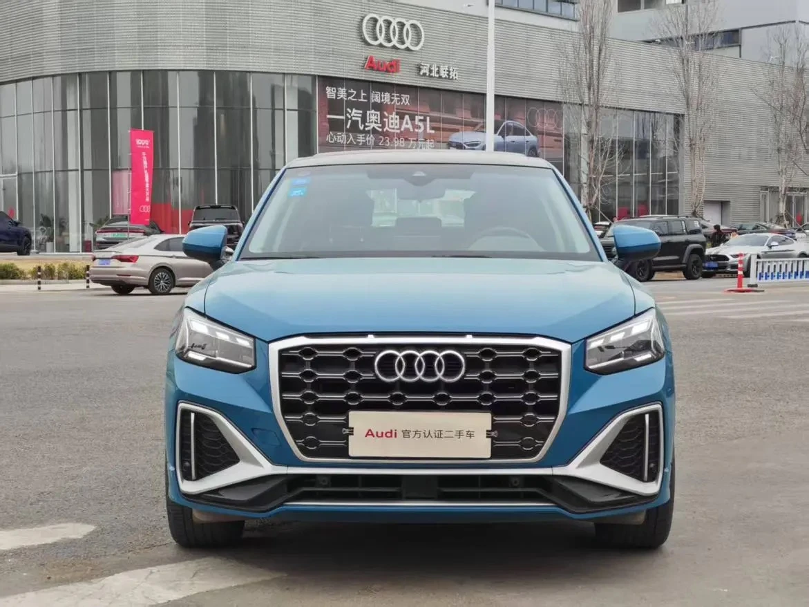 Audi Q2L 36TFSI Fashion Dynamic - exterior